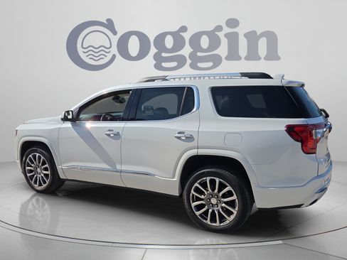 Used 2023 GMC Acadia Denali w/ Denali Technology Package AWD/4WD image 3