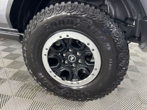 Used 2022 Ford Bronco Badlands image 10