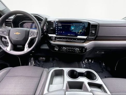 Used 2024 Chevrolet Silverado 1500 LT image 7