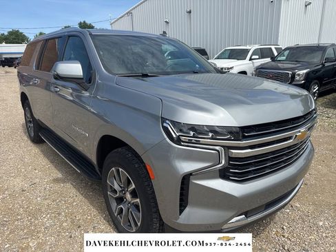 Used 2024 Chevrolet Suburban LT w/ LT Signature Package AWD/4WD image 7