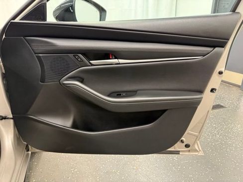 Used 2024 MAZDA MAZDA3 s FWD image 8