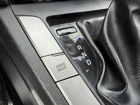 Used 2018 Hyundai Elantra SEL image 32