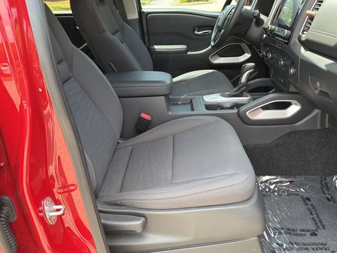 Used 2022 Nissan Frontier SV AWD/4WD image 13