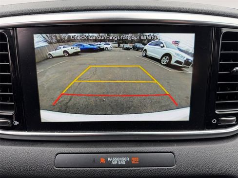 Used 2022 Kia Sportage EX image 9