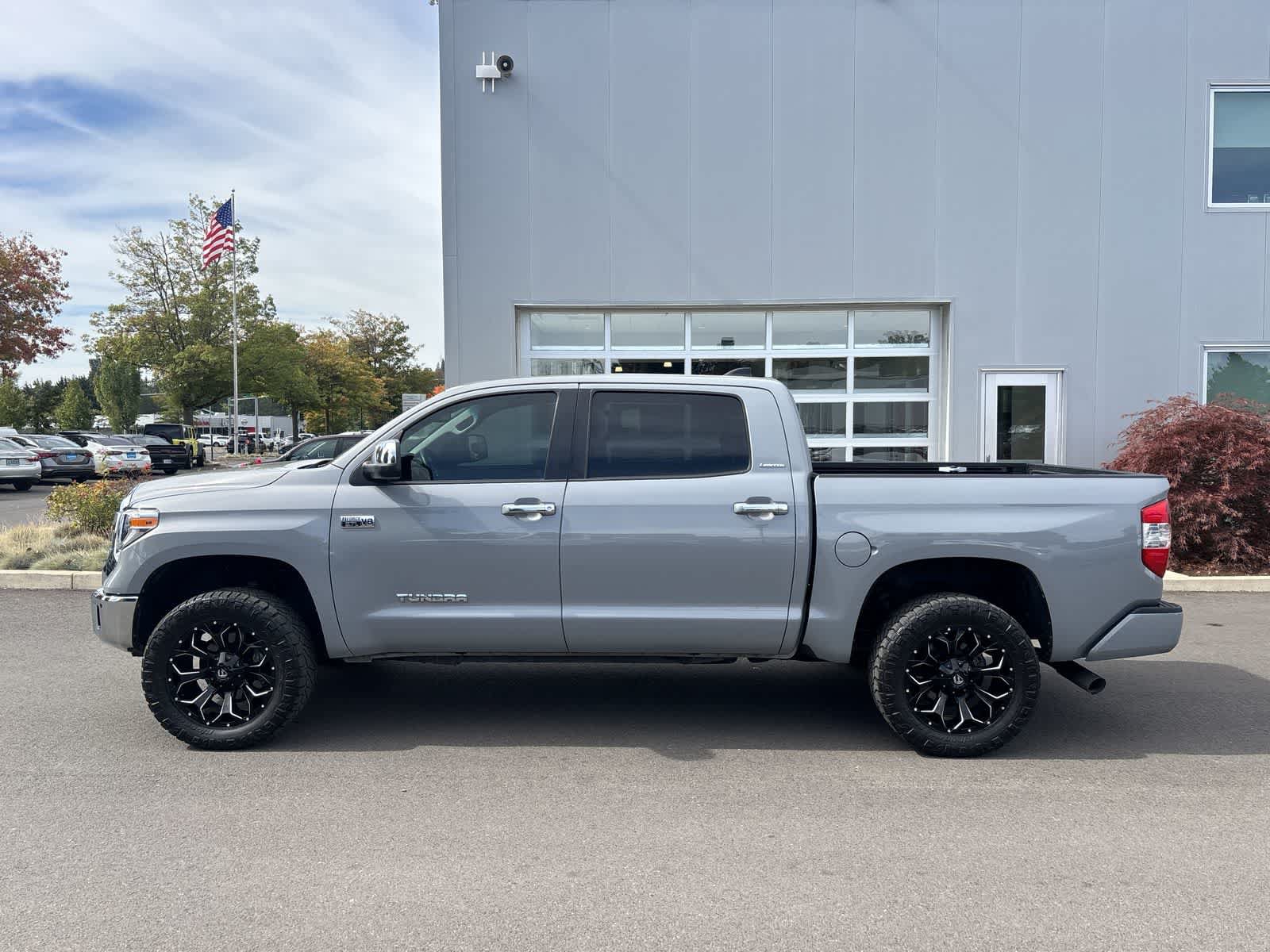 Used 2020 Toyota Tundra Limited w/ Limited Premium Package AWD/4WD image 2