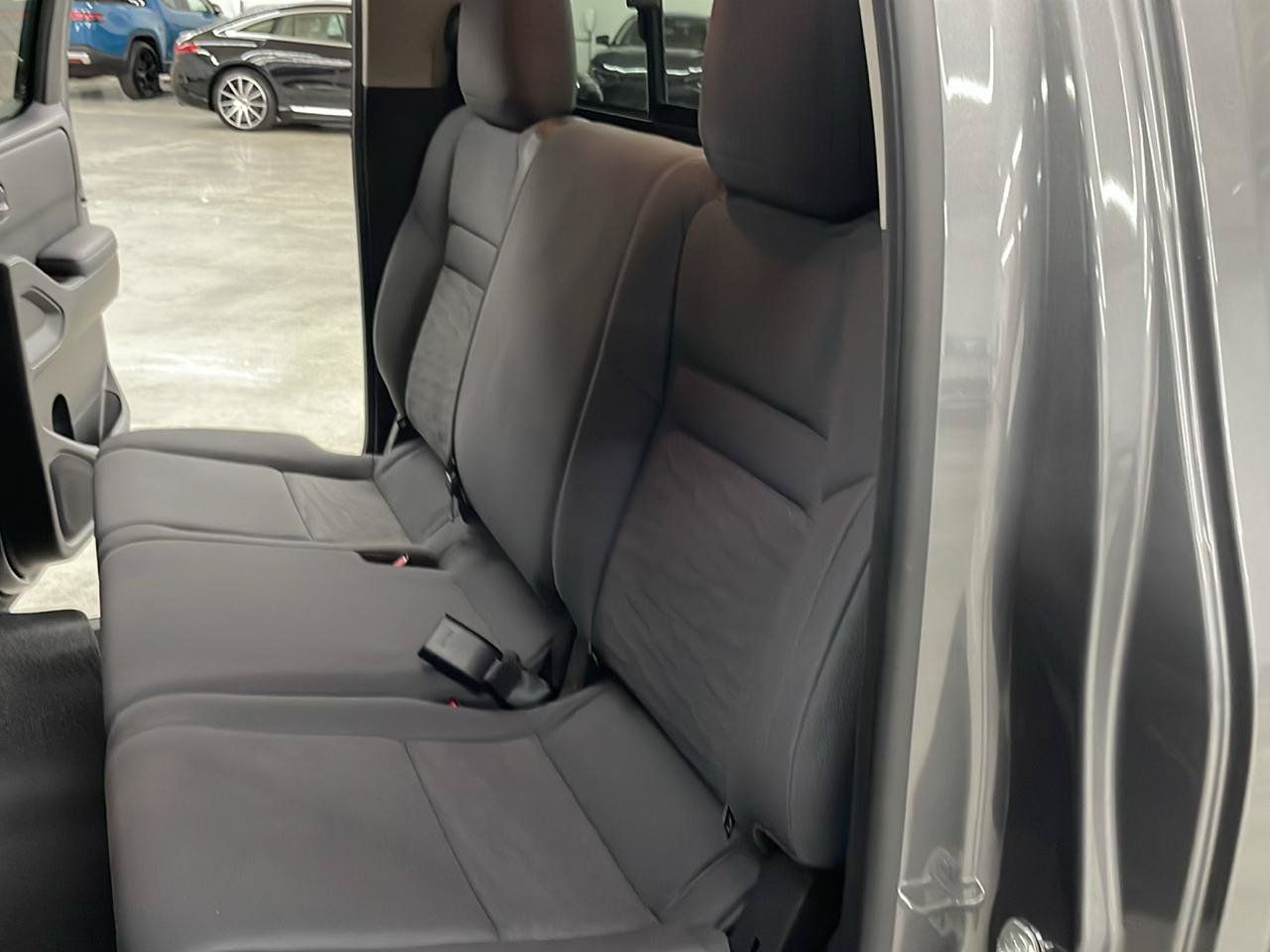 Used 2025 Nissan Frontier S AWD/4WD image 16