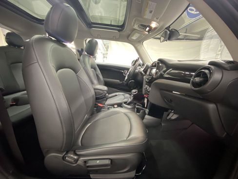 Used 2019 MINI Cooper 2-Door Hardtop FWD image 29