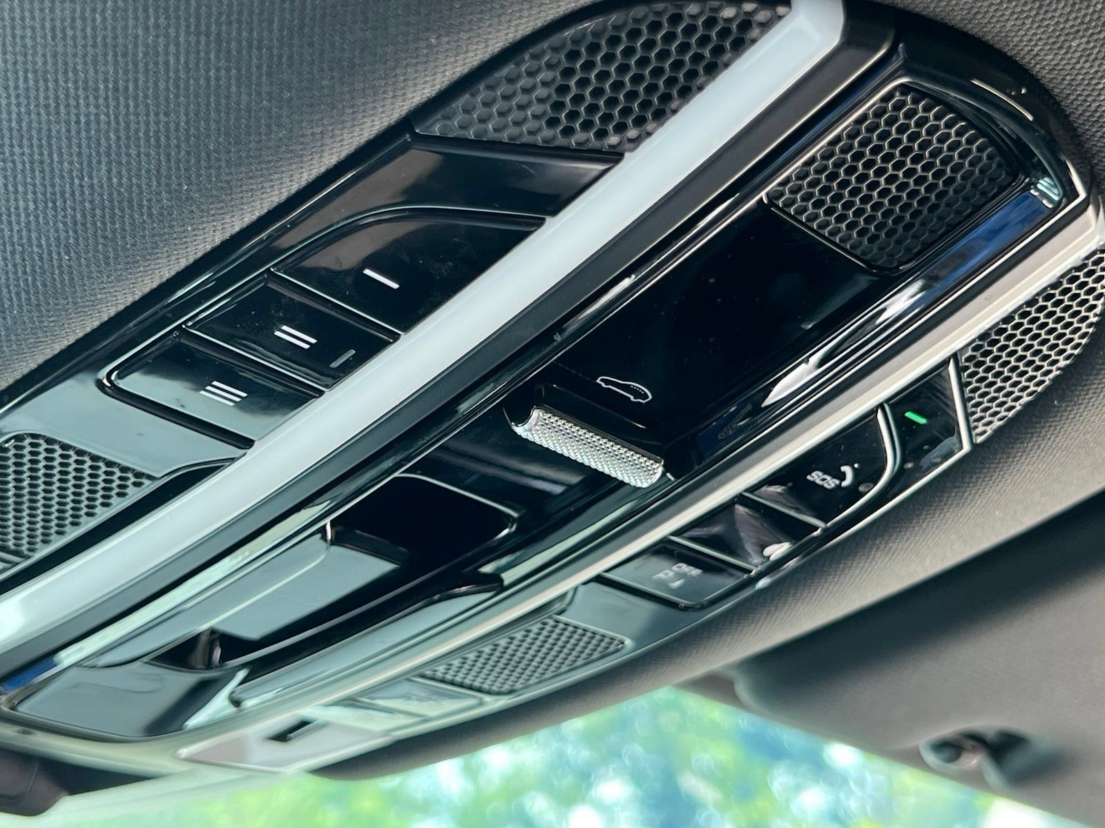 Certified 2023 Porsche Cayenne Platinum Edition AWD/4WD image 33
