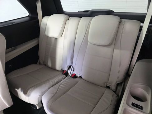 New 2026 Mercedes-Benz GLS 580 4MATIC image 15