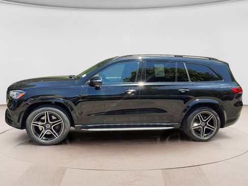 Used 2022 Mercedes-Benz GLS 450 4MATIC image 2