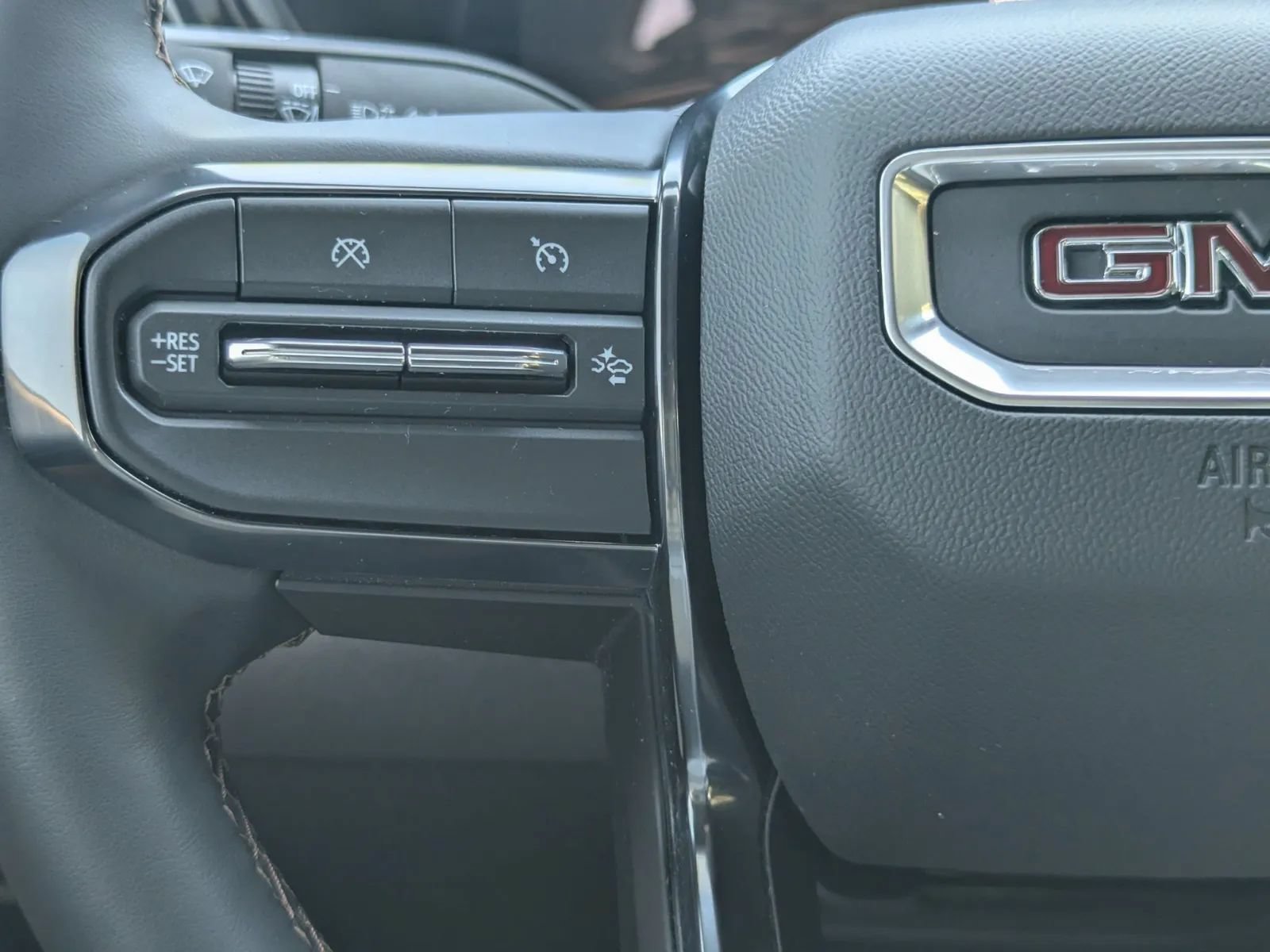 Used 2026 GMC Canyon AT4 w/ Technology Plus Package AWD/4WD image 21
