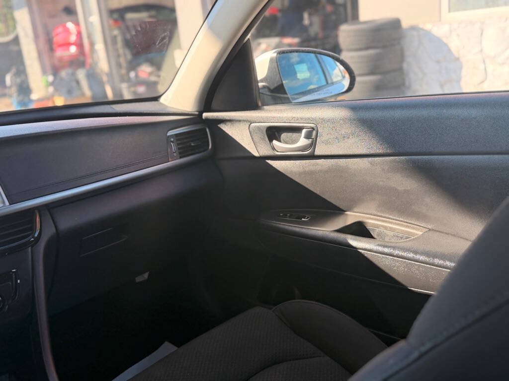 Used 2016 Kia Optima LX FWD image 16