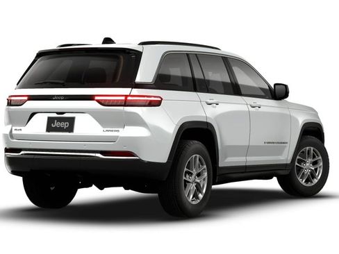 New 2026 Jeep Grand Cherokee Laredo image 2