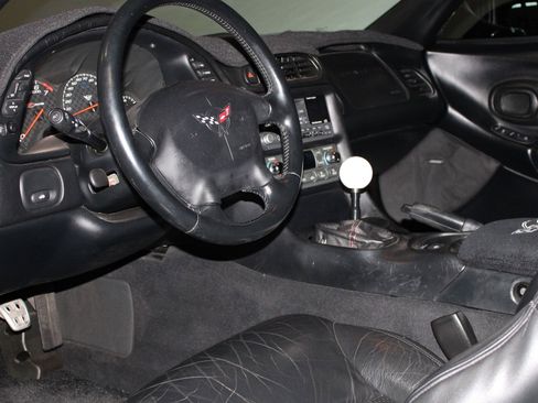 Used 2001 Chevrolet Corvette Z06 RWD image 13