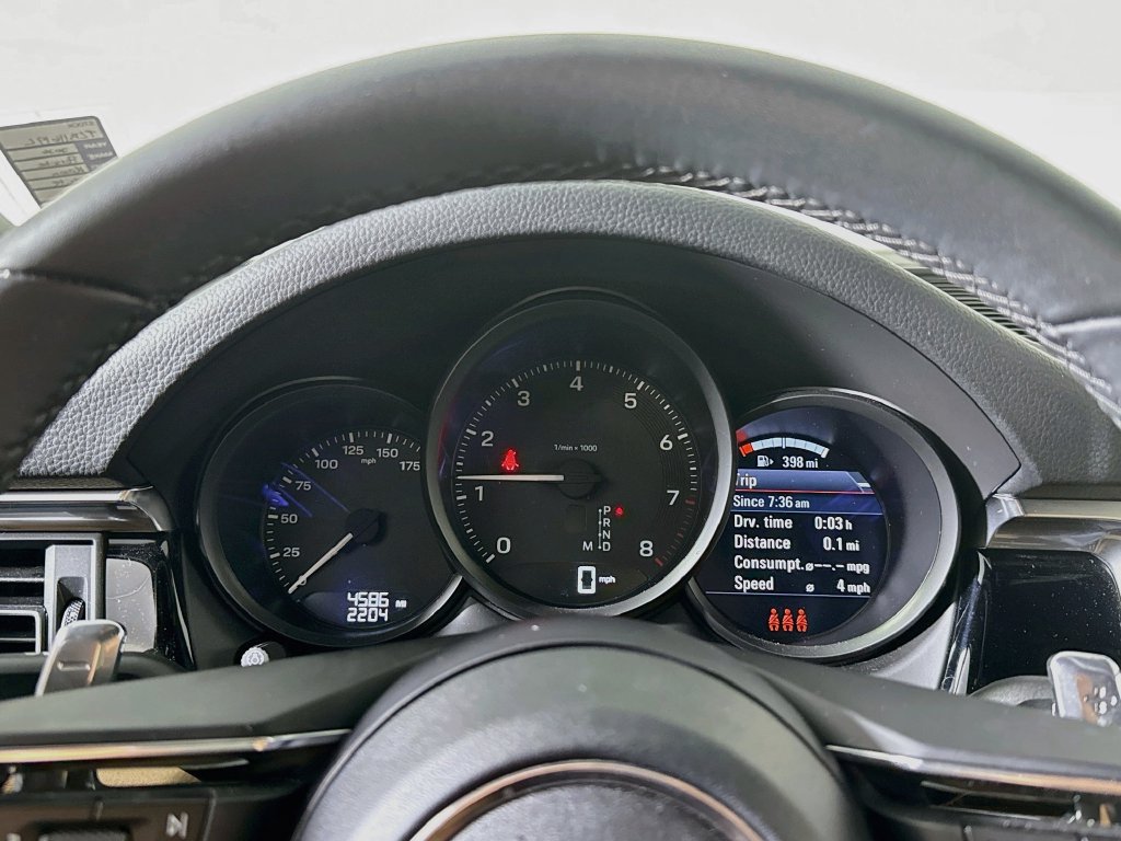 Used 2026 Porsche Macan AWD/4WD image 13