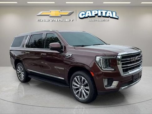 Used 2022 GMC Yukon XL SLT w/ SLT Premium Package AWD/4WD image 7