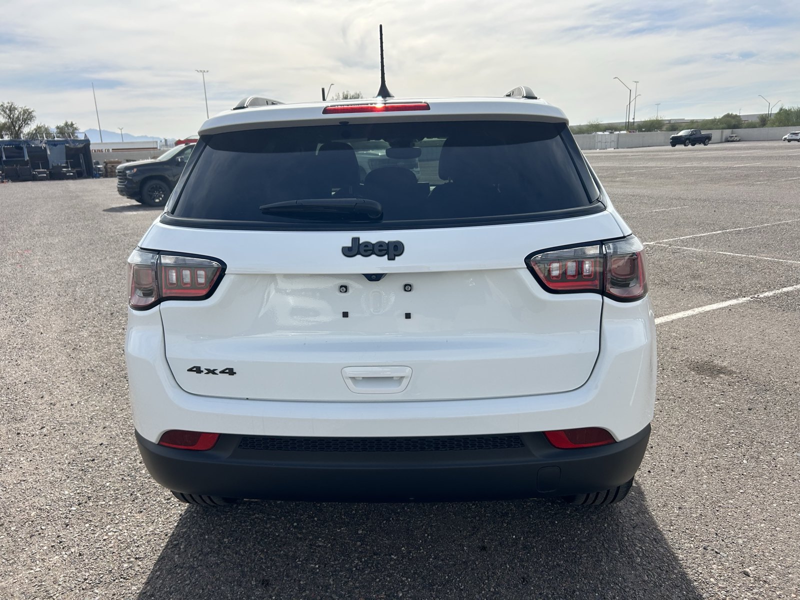 Used 2026 Jeep Compass Latitude AWD/4WD image 4