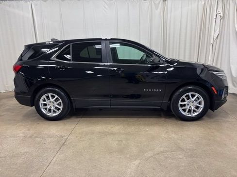 Used 2024 Chevrolet Equinox LT FWD image 2