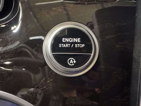 Certified 2025 Mercedes-Benz C 300 4MATIC Sedan image 15