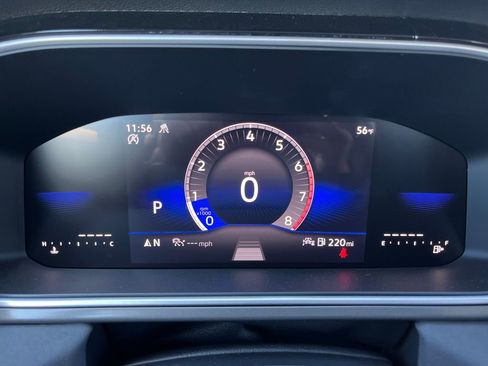 New 2025 Volkswagen Taos SE image 9