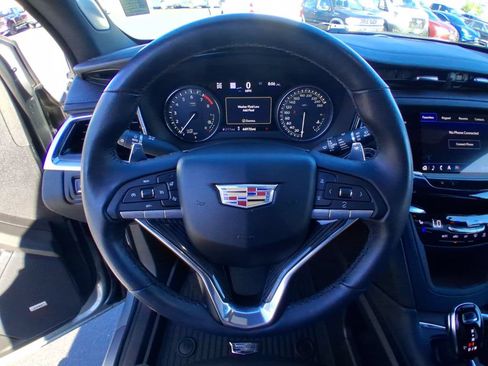 Used 2024 Cadillac XT6 Sport w/ Technology Package AWD/4WD image 14