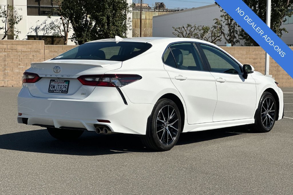 Used 2024 Toyota Camry SE FWD image 4