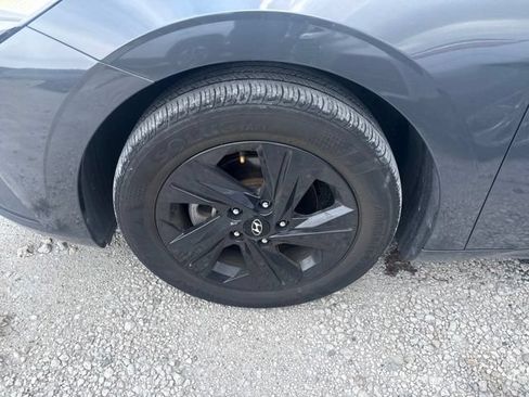 Used 2023 Hyundai Elantra SEL FWD image 11