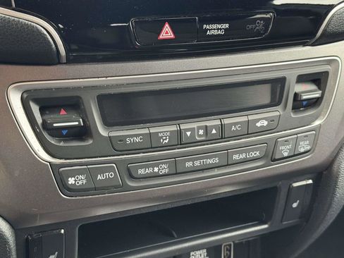 Used 2022 Honda Pilot Sport image 25