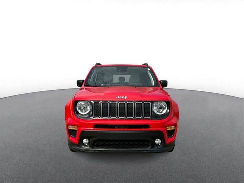 Certified 2022 Jeep Renegade Latitude w/ Convenience Group image 3