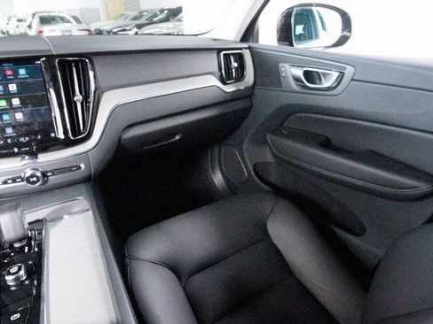 Certified 2025 Volvo XC60 B5 Plus image 8