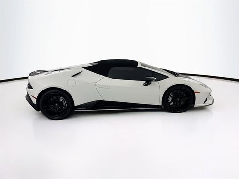 Used 2020 Lamborghini Huracan EVO image 35