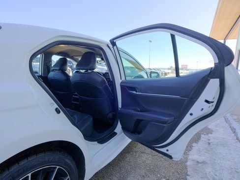 Used 2023 Toyota Camry SE image 19