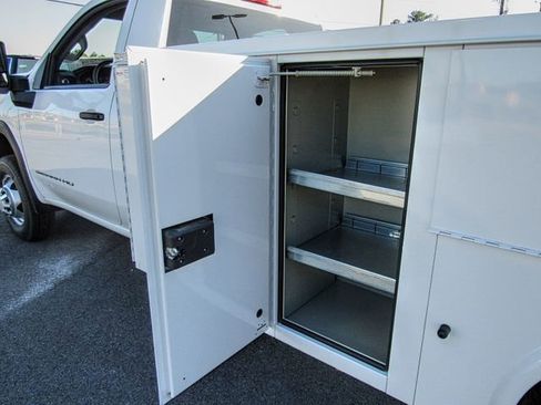 New 2025 GMC Sierra 3500 Pro w/ Convenience Package image 15