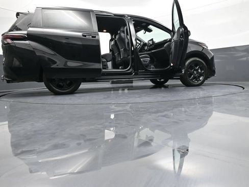 Certified 2026 Toyota Sienna XLE Woodland Edition AWD/4WD image 50