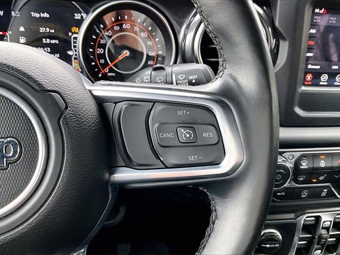 Certified 2021 Jeep Wrangler Unlimited Sahara image 28