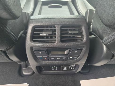 Used 2020 Honda Pilot Touring image 10