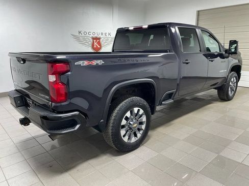 Used 2024 Chevrolet Silverado 2500 Custom w/ Custom Convenience Package AWD/4WD image 6