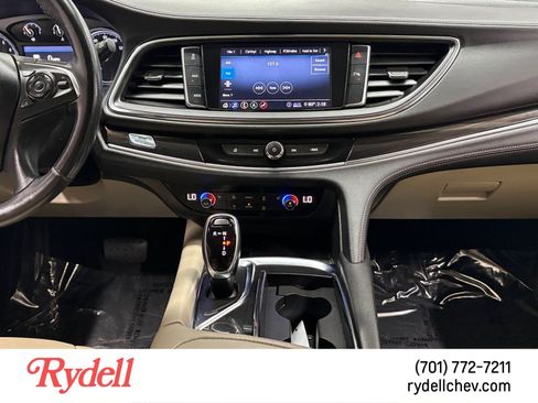 Used 2021 Buick Enclave Essence w/ Sound and Sites Package AWD/4WD image 15