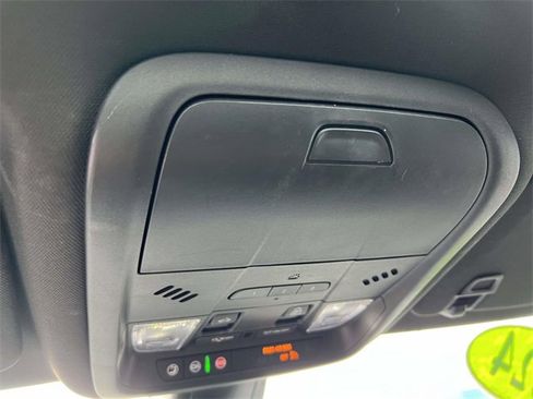 Used 2024 Cadillac XT6 Luxury image 35