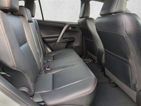 Used 2016 Toyota RAV4 SE image 23
