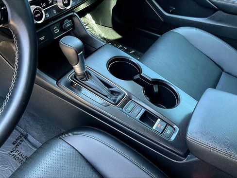 Used 2024 Honda Civic EX-L image 17