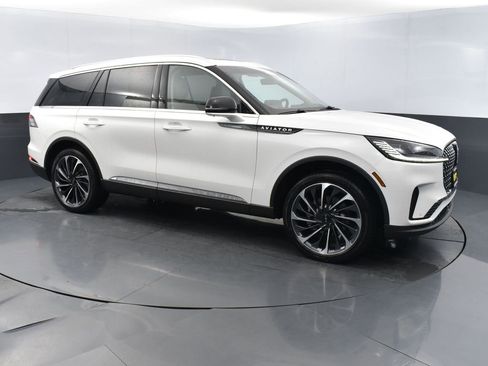 New 2025 Lincoln Aviator Reserve w/ Equipment Group 201A image 3