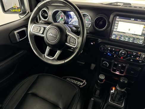 Used 2023 Jeep Wrangler Unlimited Sahara w/ Dual Top Group AWD/4WD image 31