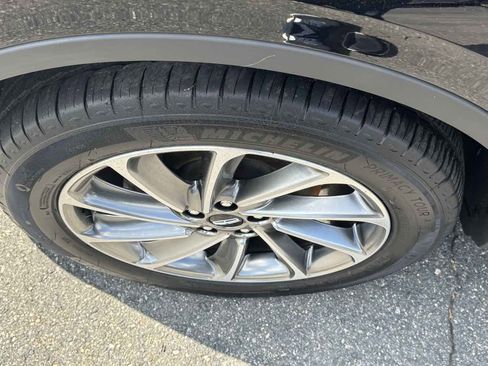 Used 2024 Lincoln Corsair AWD w/ Equipment Group 101A image 9