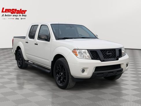 Used 2021 Nissan Frontier SV w/ Midnight Edition Floor Mats image 7