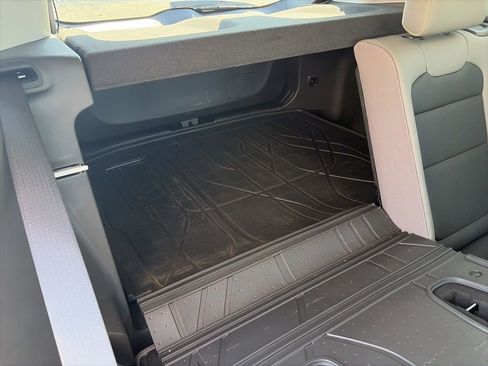 Certified 2025 Chevrolet Trax ACTIV w/ Sunroof Package image 38