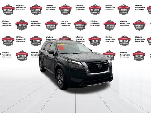 Certified 2025 Nissan Pathfinder SL image 9