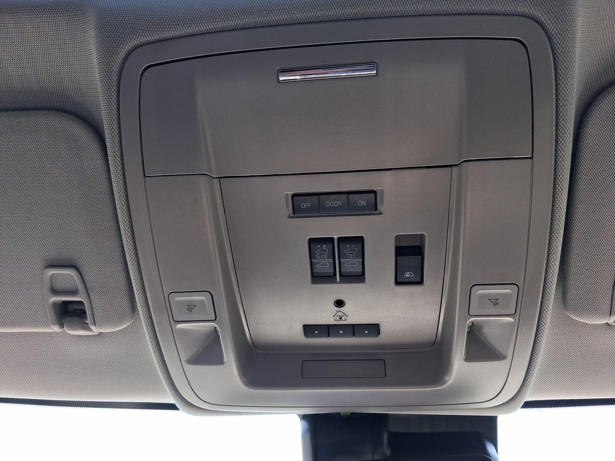 Used 2017 GMC Sierra 3500 Denali AWD/4WD image 18