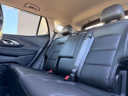 Used 2024 GMC Terrain SLT image 31