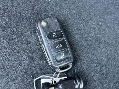 Used 2019 Volkswagen Beetle 2.0T SE image 20